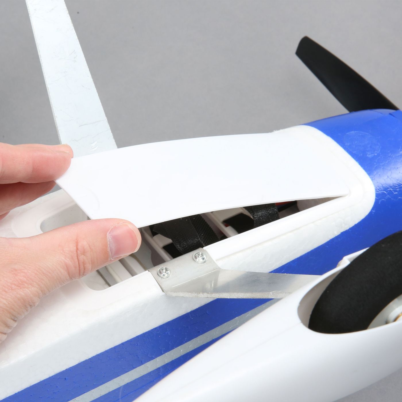 Eflite Valiant 1.3M BNF Basic with SAFE & AS3X - 3