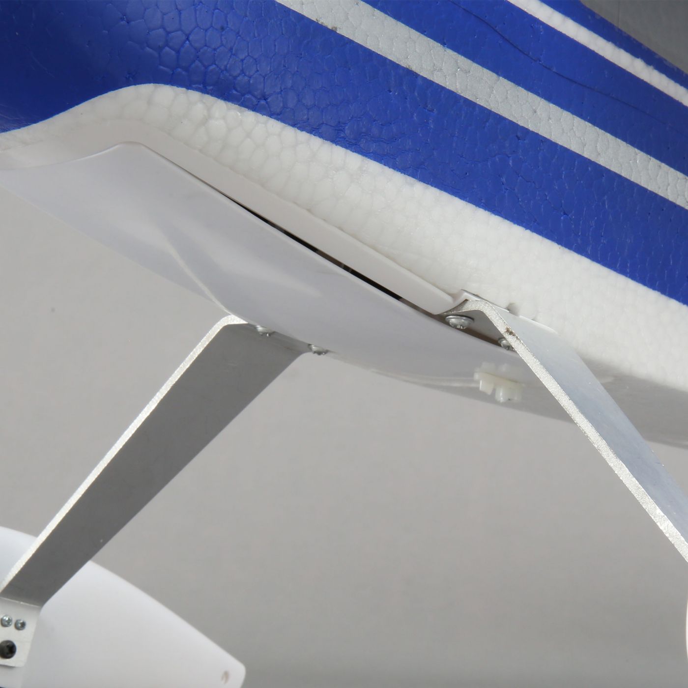 Eflite Valiant 1.3M BNF Basic with SAFE & AS3X - 5